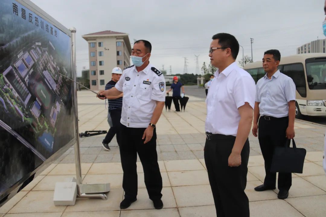 凝心聚力打造天下一流反恐训练基地 吴建平实地督导调理“胡子工程”攻坚销号
